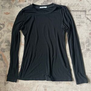 Knit black long sleeve basic